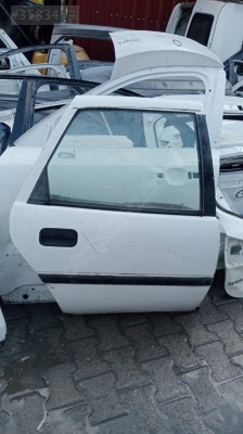 Opel Astra sağ arka kapı çıkma