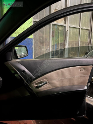 BMW E60 SAĞ ÖN KAPI DÖŞEMESİ