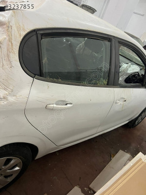 Peugeot 208 Sağ Arka Kapı - Mert Oto Çıkma Parçalar