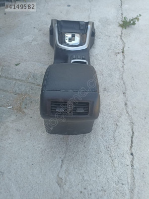 NİSSAN NAVARA ARKA KALORİFER İZGARA