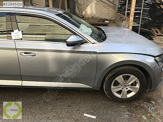 SKODA SUPERB 2015 2024 SAĞ ÖN KAPI DOLU 3V0831052
