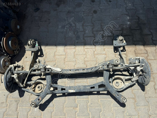 VW Passat B8 2015-19 Orjinal Çıkma Arka Dingil Parçası