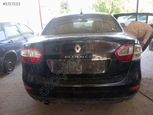 RENAULT FLUENCE ARKA BAGAJ KAPAĞI