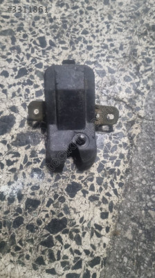 Mazda 323 Bagaj Kilidi