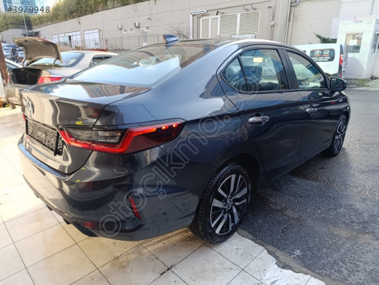 HONDA CİTY SAĞ ARKA ÇAMURLUK ORJİNAL ÇIKMA YEDEK PARÇA 2020-2025