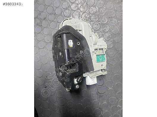 AUDİ A3 SOL ÖN KİLİT
