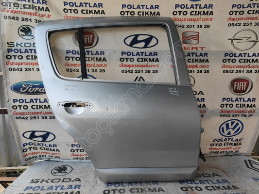 Dacia Sandero sağ arka kapı