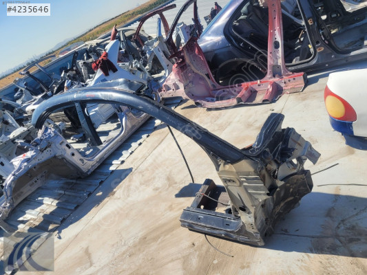 TOYOTA AVENSIS 2005 ÇIKMA KOMPLE SAĞ PERVAZ