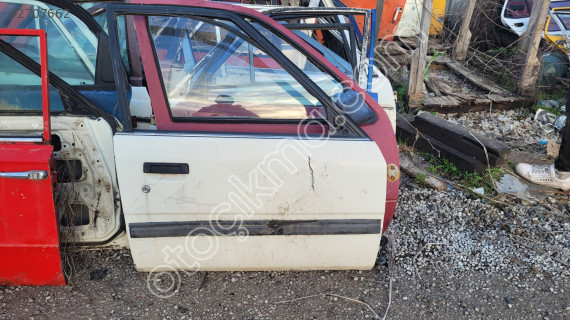 Mazda 626 sağ ön kapı
