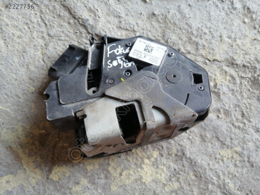 2014 Ford focus sağ ön kapı kilidi