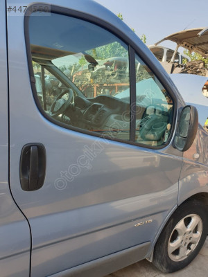renault trafic 2011 çıkma orjinal sağ ön kapı (son fiyat)