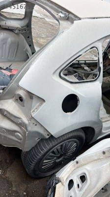 Citroen C 4 sağ arka çamurluk