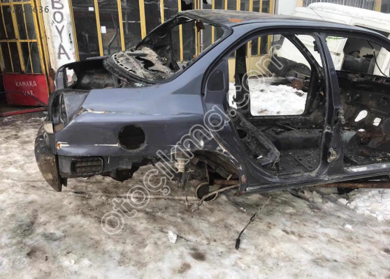 Ford Mondeo sağ arka çamurluk 98 model