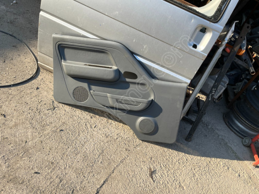 KİA K2700 SOL ÖN KAPI DÖŞEMESİ 0K6B068421