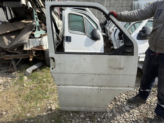 VOLKSWAGEN TRANSPORTER T4 SAĞ ÖN KAPI ORJİNAL ÇIKMA TEMİZ 98-04