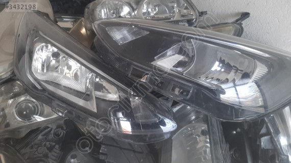 Ford Focus Yeni Kasa Çıkma Sağ-Sol Far Seti