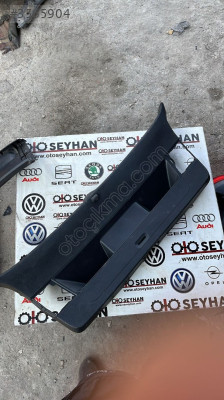 5K6867605 golf 6 bagaj kapağı kaplaması