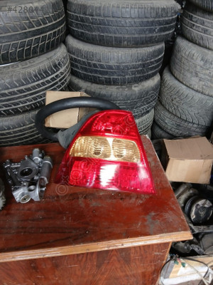 Toyota coralla sol arka stop lambası