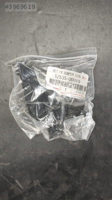 TOYOTA YARİS ÖN TAMPON BRAKETİ SIFIR ORJİNAL 525350D010