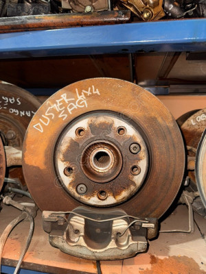 Dacia Duster 4x4 Sağ Ön Aks Taşıyıcı