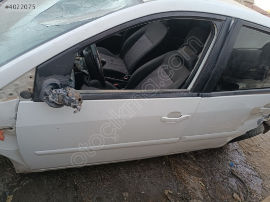Ford Fiesta sol ön kapı