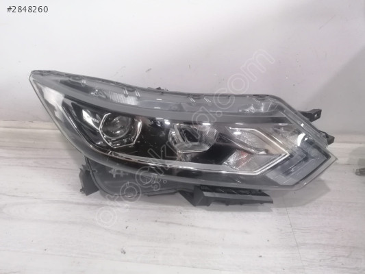 NISSAN QASHQAİ ORJINAL ÇIKMA SAĞ FAR