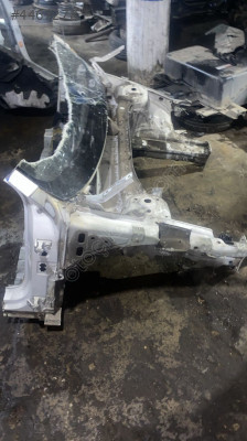 VOLKSWAGEN PASSSAT B8 ÖN ÇEYREK