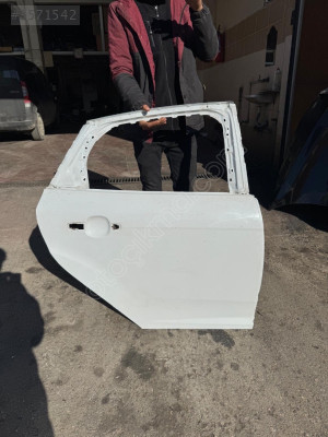 2012/2018 FORD FOCUS BEYAZ SAĞ ARKA KAPI ORJINAL