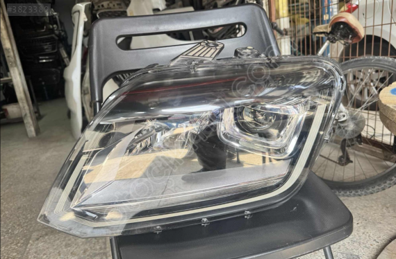 VOLKSWAGEN AMAROK SOL FAR ORJİNAL EYUPCAN OTO'DA