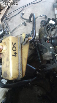 Peugeot 405 Modeli Direksiyon Yağ Bidonu Yedek Parçası