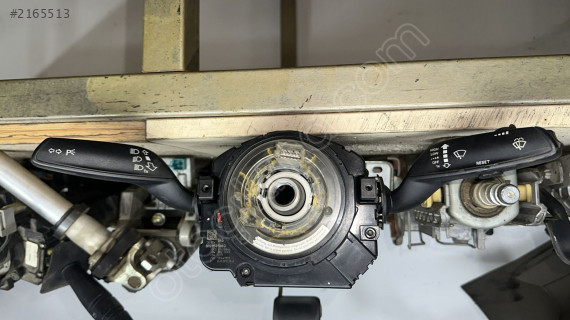 8R0953568Q AUDİ A4 A5 FAR SİNYAL SİLGİ KOLU SARGI KOMPLE