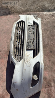 2016 Ford Courier ön tampon çıkma