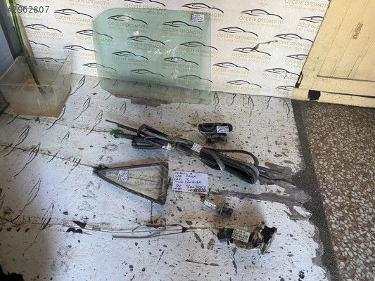 TOYOTA COROLLA SAĞ ARKA KAPI LASTİĞİ CAM FİTİLİ 99-01 MODEL