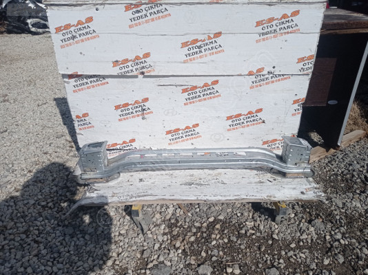 FİAT EGEA CROSS ARKA TAMPON DEMİRİ ÇIKMA ORJİNAL