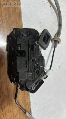 2015-2020 WV PASSAT B8 SOL ARKA KAPI KİLİDİ ORJ ÇIKMA