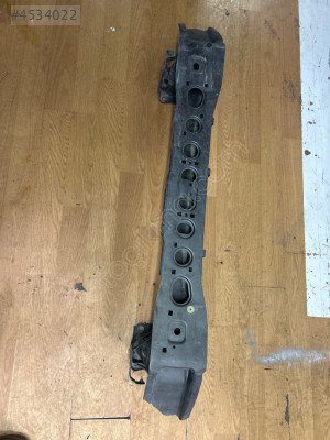 Focus 3.5 ön tampon demiri