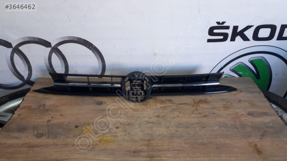 VW Polo için Orjinal Çıkma Ön Panjur Parçası