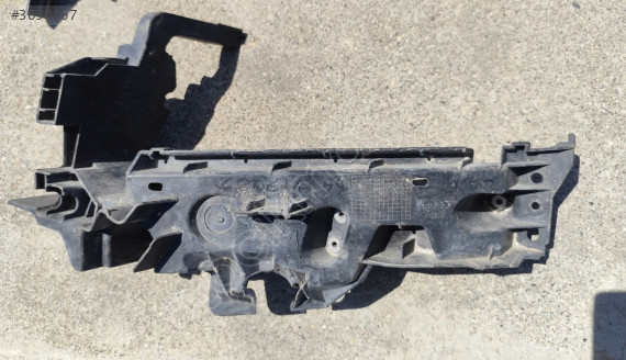 AUDİ Q5 SOL ÖN FAR BRAKETİ 8r0805607 ORJİNAL ÇIKMA PARÇA