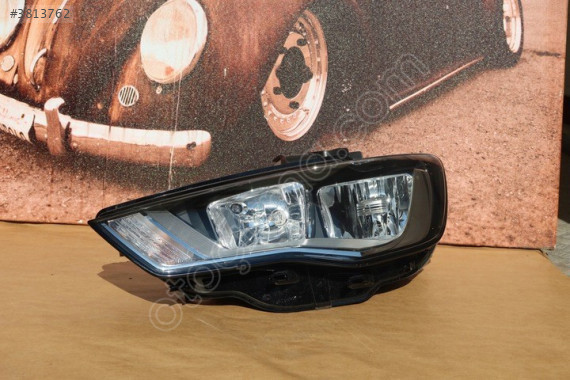 AUDİ A3 2012 SOL ÖN FAR 8V0941003