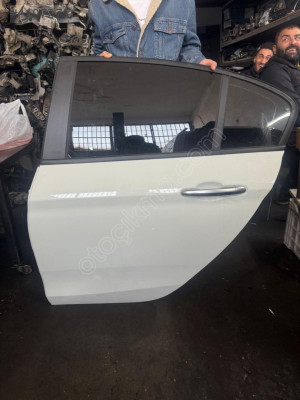 FIAT EGEA ÇIKMA  ORJİNAL SOL ARKA KAPI