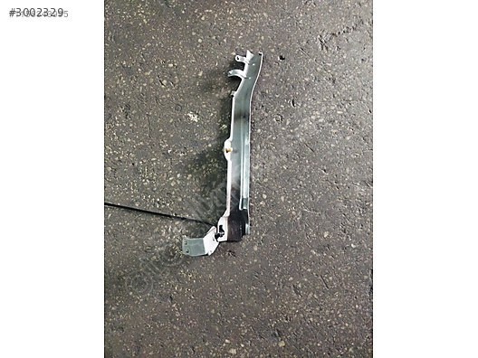 631409063R Megane Iv 4 Sağ Çamurluk Bağlanti Saci
