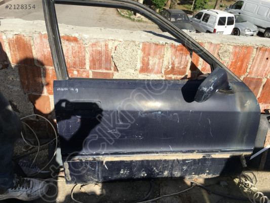 Audi A4 1994 Sağ Ön Kapı Kilidi, Cam Krikosu