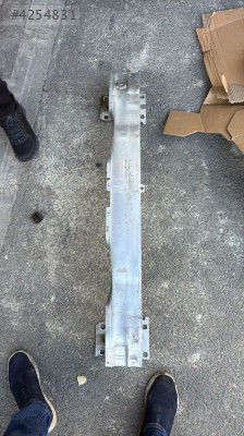 A3 2014 20 ön tampon demiri