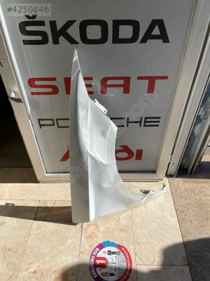 SEAT LEON SAĞ ÖN ÇAMURLUK