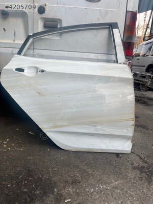 Hundai aksent blu sağ arka kapı