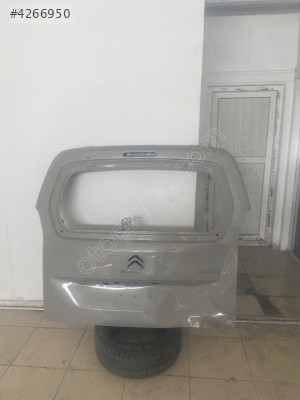 Berlingo arka bagaj kapağı çıkma orijinal