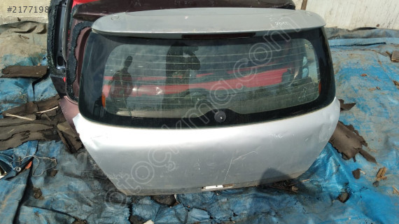 Suzuki Swift bagaj kapağı çıkma