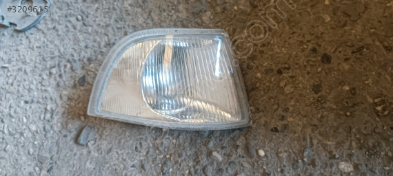 Volvo S40 eski kasa sağ sinyal lambası
