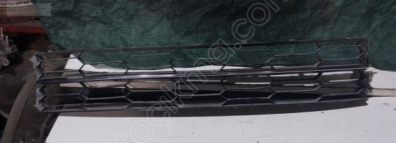 3T0853677 orj hatasız 08-13 skoda süperb ön tampon orta ızgara
