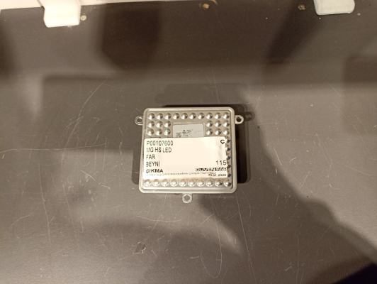 MG HS LED FAR BEYNİ P00107600 Ç